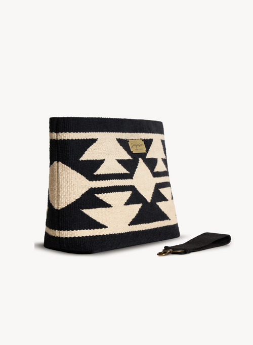 Lineira Clutch