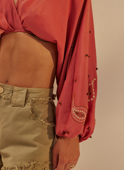 DAISY EMBROIDERY BLOUSE