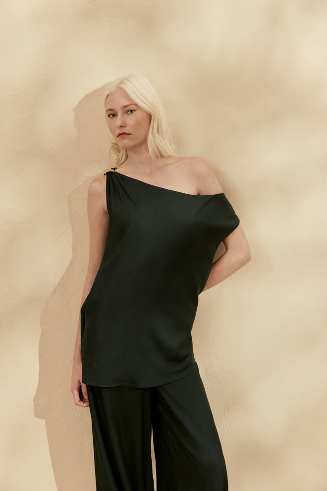 ASSYMETRICAL LOOP BLOUSE