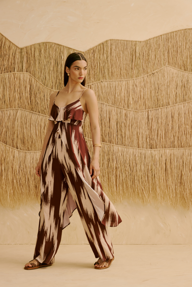 VEST EST RUFFLE NECKLINE