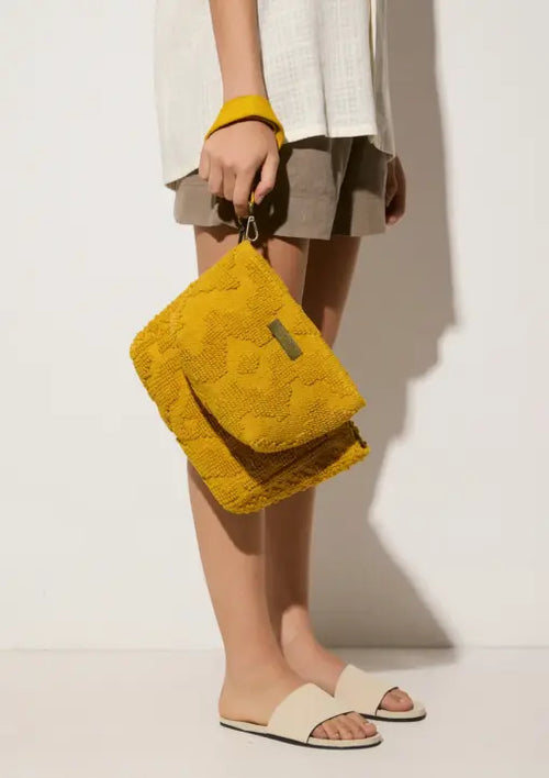 CARMELA CLUTCH MUSTARD