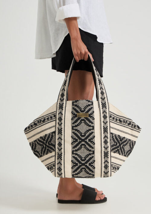 NIVORA TOTE BLACK